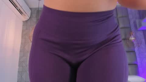 Snapshot of dannavelvet chatting on 25, 11, 2025 Danna online show from 25, 11, 2025