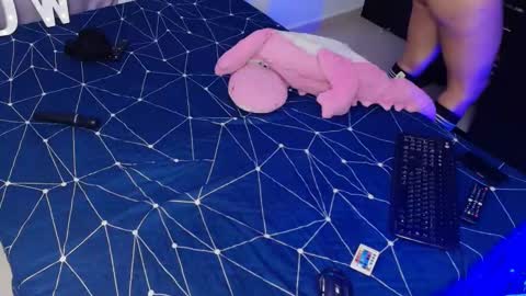 Danna Wells online show from 16, 2, 2025