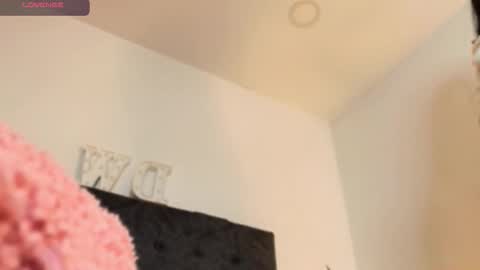 Danna Wells online show from 23, 10, 2025