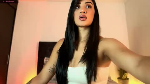 Danna Wells online show from 4, 11, 2025