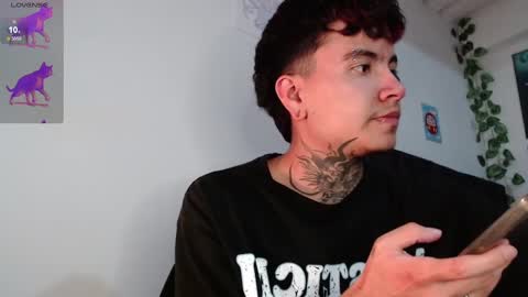 Snapshot of dannteftm chatting on 5, 10, 2025 DANNTE online show from 5, 10, 2025