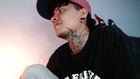 Snapshot of dannteftm chatting on 4, 12, 2025 DANNTE online show from 4, 12, 2025