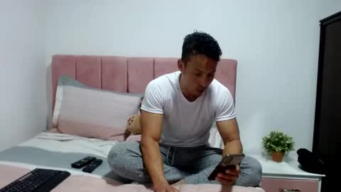 Snapshot of dannyhothot chatting on 11, 3, 2025 danny and ruby online show from 11, 3, 2025