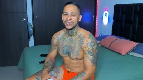 danyfitguy_ online show from 18, 12, 2024