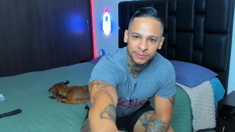 danyfitguy_ online show from 28, 1, 2025