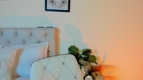 Antonella Mora online show from 24, 10, 2025