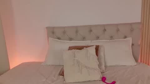 Antonella Mora online show from 25, 7, 2026