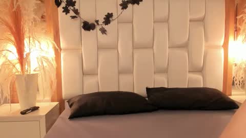 daphne_and_roger online show from 22, 12, 2025