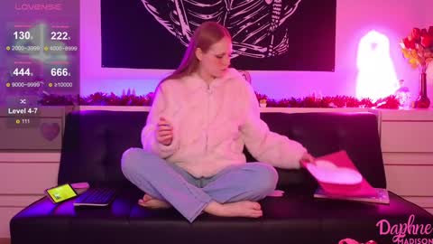 Snapshot of daphnemadison chatting on 5, 2, 2025 Daphne Madison online show from 5, 2, 2025