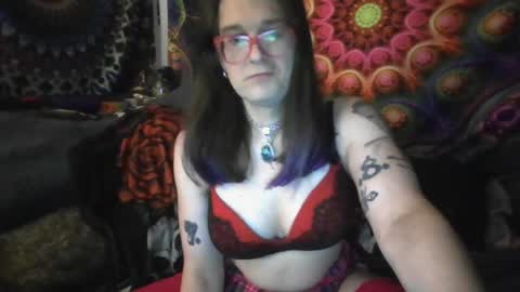 Snapshot of daphnerose22 chatting on 11, 4, 2026 Natasha-Rose online show from 11, 4, 2026