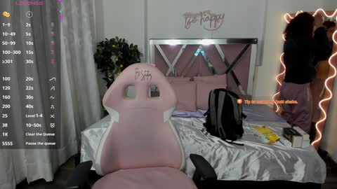 Snapshot of daphnne_tay chatting on 20, 1, 2025 dhapnne online show from 20, 1, 2025