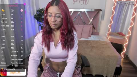 Snapshot of daphnne_tay chatting on 1, 2, 2025 dhapnne online show from 1, 2, 2025