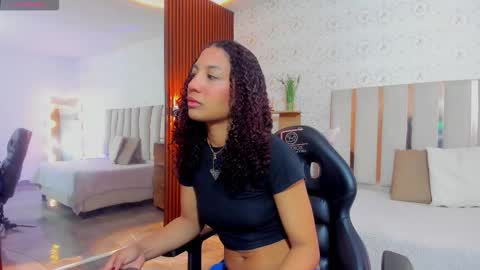 Snapshot of daphnne_tay chatting on 19, 9, 2025 dhapnne online show from 19, 9, 2025