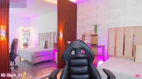 Snapshot of daphnne_tay chatting on 1, 10, 2025 dhapnne online show from 1, 10, 2025