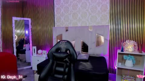 Snapshot of daphnne_tay chatting on 10, 10, 2025 dhapnne online show from 10, 10, 2025