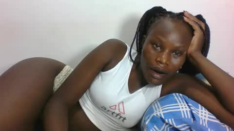 ESTHER online show from 6, 4, 2026