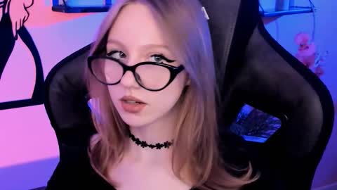 Daria Tate online show from 19, 10, 2025