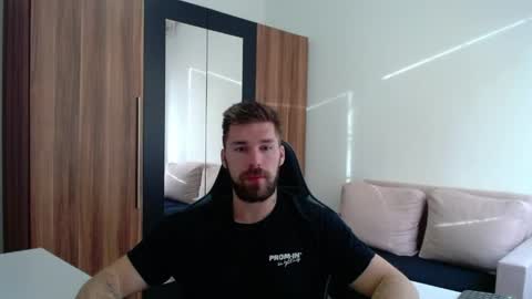 darius_94 online show from 12, 4, 2026