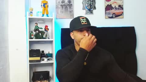 Darius Phoenix  online show from 3, 12, 2024