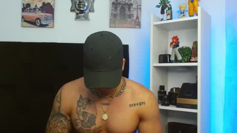 Darius Phoenix  online show from 5, 1, 2025