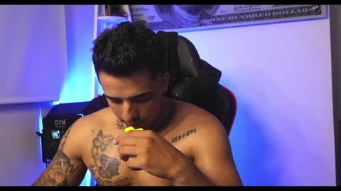 Darius Phoenix  online show from 4, 2, 2025