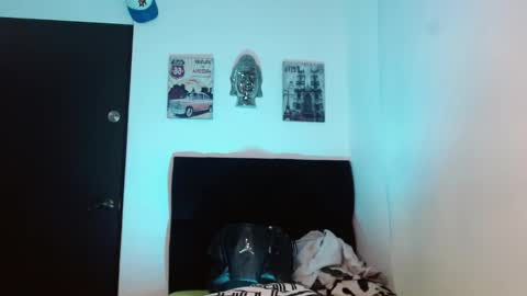 Darius Phoenix  online show from 7, 10, 2025