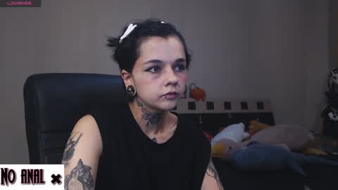 Snapshot of dark__elf chatting on 1, 2, 2025 Anessa online show from 1, 2, 2025