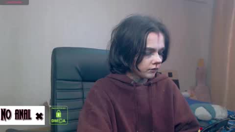 Snapshot of dark__elf chatting on 11, 11, 2025 Anessa online show from 11, 11, 2025