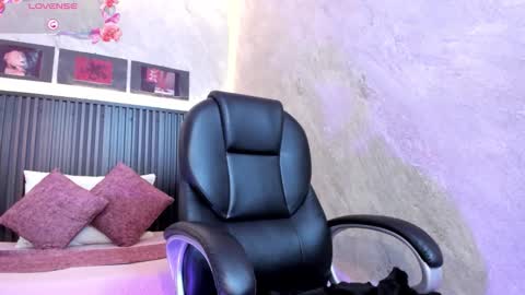 Dark online show from 16, 9, 2025