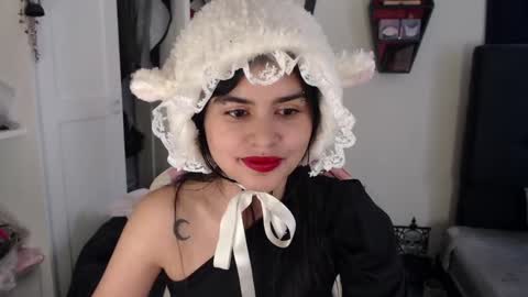 Snapshot of dark_angel_66 chatting on 24, 12, 2024 Moony online show from 24, 12, 2024