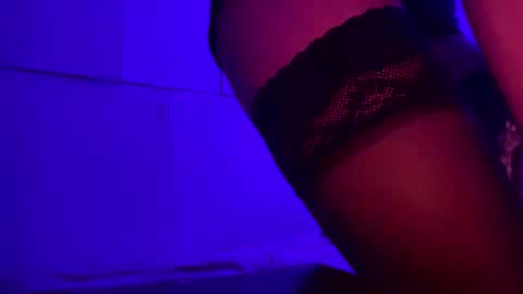 dark_couple225200 online show from 9, 5, 2026