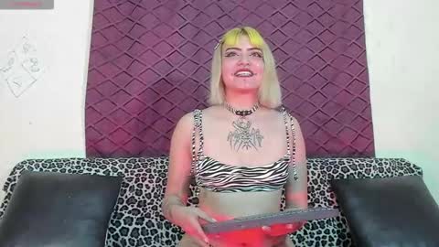 dark_laura6 online show from 15, 10, 2025