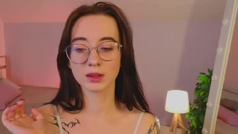 Lola online show from 23, 2, 2025