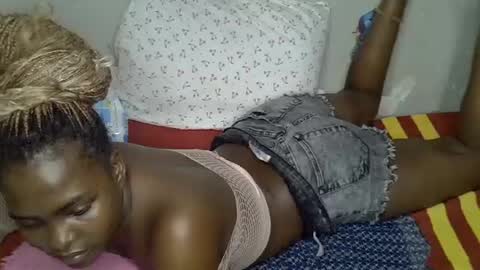 Snapshot of dark_petite_ chatting on 3, 7, 2026 dark_petite_ online show from 3, 7, 2026