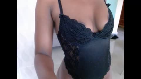 dark_qween online show from 5, 3, 2025