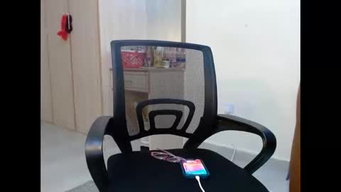 dark_qween online show from 8, 3, 2025