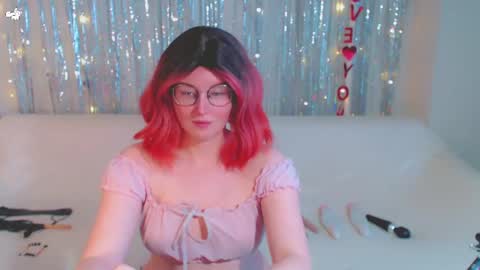 Kelly online show from 8, 2, 2025