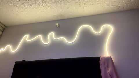 darkpleasuress online show from 2, 10, 2025