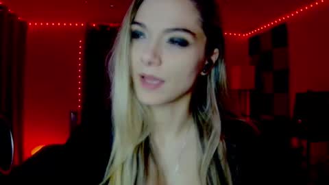 roseredgoddess online show from 7, 11, 2025