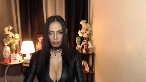 Snapshot of darksoul_mistress chatting on 26, 1, 2025 HAPPY BIRTHDAY MISTRESS MADRIANA online show from 26, 1, 2025