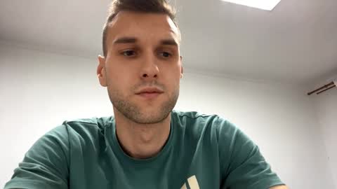 Snapshot of darktempt_ chatting on 12, 11, 2025 Nick online show from 12, 11, 2025