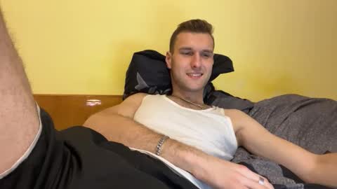 Snapshot of darktempt_ chatting on 25, 11, 2025 Nick online show from 25, 11, 2025