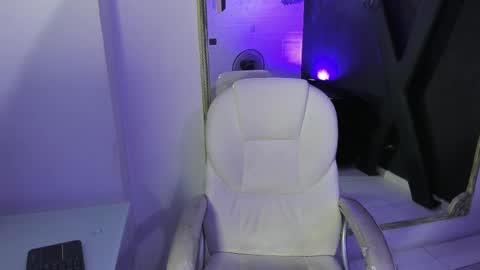 Snapshot of darlingbdsm_ chatting on 1, 3, 2025 Darling online show from 1, 3, 2025