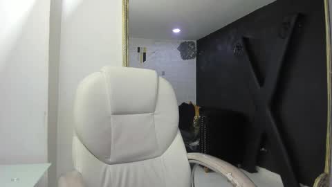 Snapshot of darlingbdsm_ chatting on 3, 3, 2025 Darling online show from 3, 3, 2025