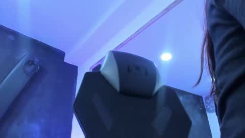 Snapshot of darlingbdsm_ chatting on 28, 11, 2025 Darling online show from 28, 11, 2025