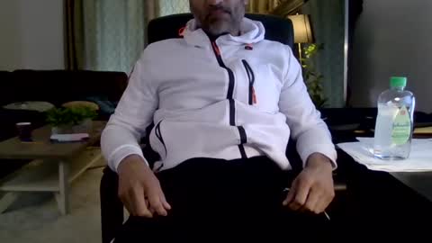 Snapshot of darryl43321 chatting on 7, 3, 2025 darryl43321 online show from 7, 3, 2025