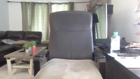 Snapshot of darryl43321 chatting on 2, 10, 2025 darryl43321 online show from 2, 10, 2025