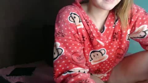Snapshot of dasne19 chatting on 27, 12, 2024 Dafne online show from 27, 12, 2024
