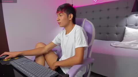 Snapshot of dav_nagel chatting on 27, 11, 2025 angel online show from 27, 11, 2025