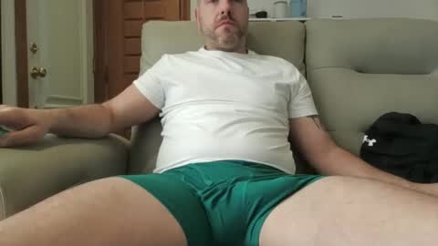 Snapshot of davecomplet chatting on 17, 11, 2025 Dave online show from 17, 11, 2025